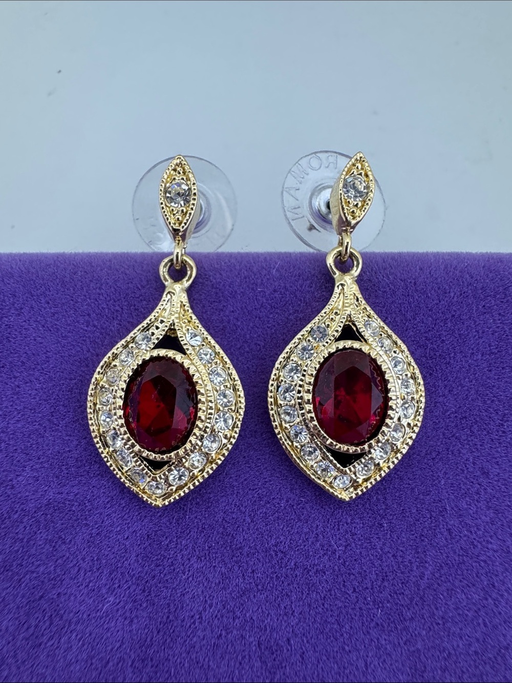 💛 Classic Roman Gold-Tone Drop Earrings with Deep Red Gemstones